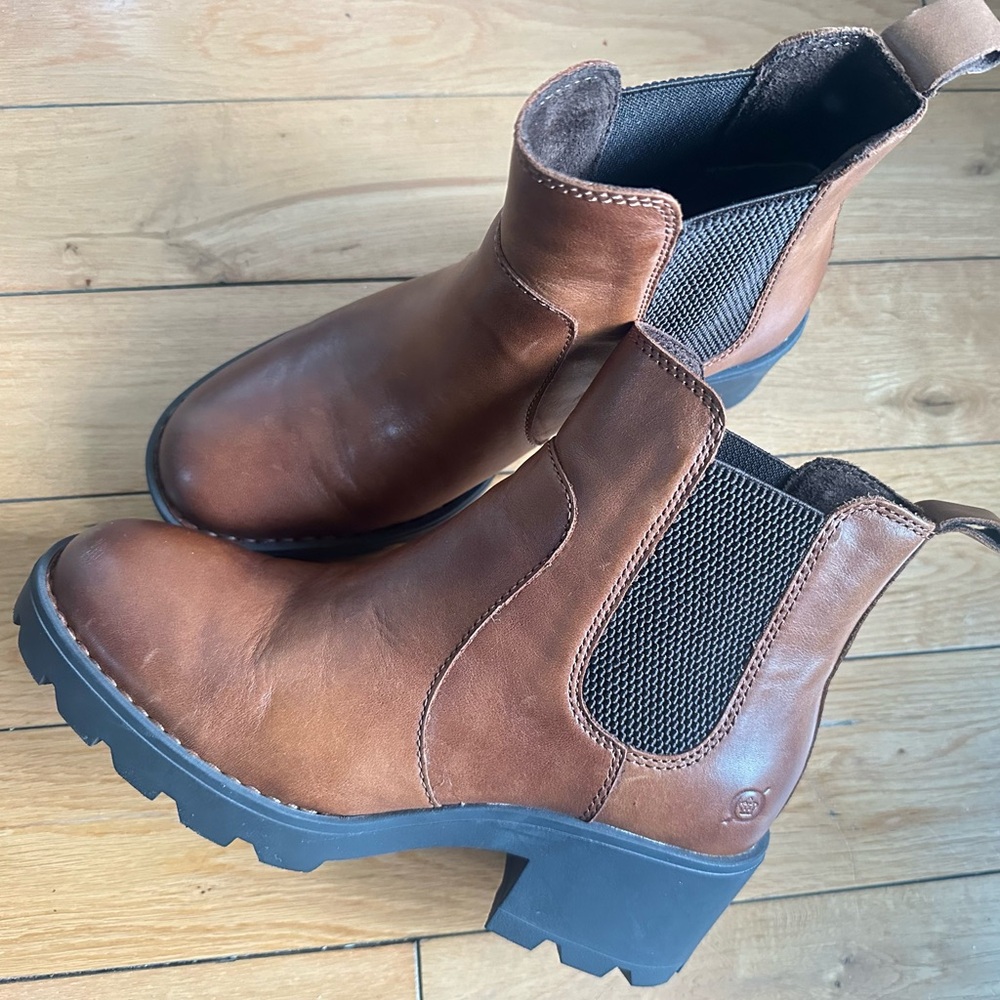 BORN Graci Chelsea Boots Brown Leather